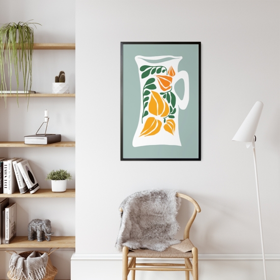 Poster de uma jarra branca com um padrão floral laranja e verde, em contraste com um fundo verde claro. 1