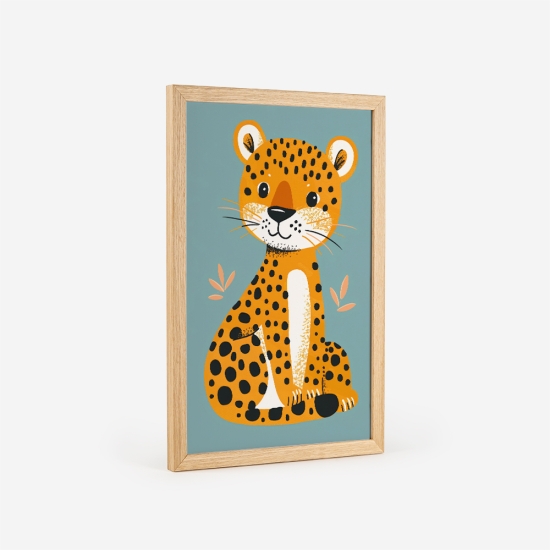 Poster de um leopardo amarelo com manchas pretas, perfeito para dar um toque selvagem ao quarto de bebé. 3